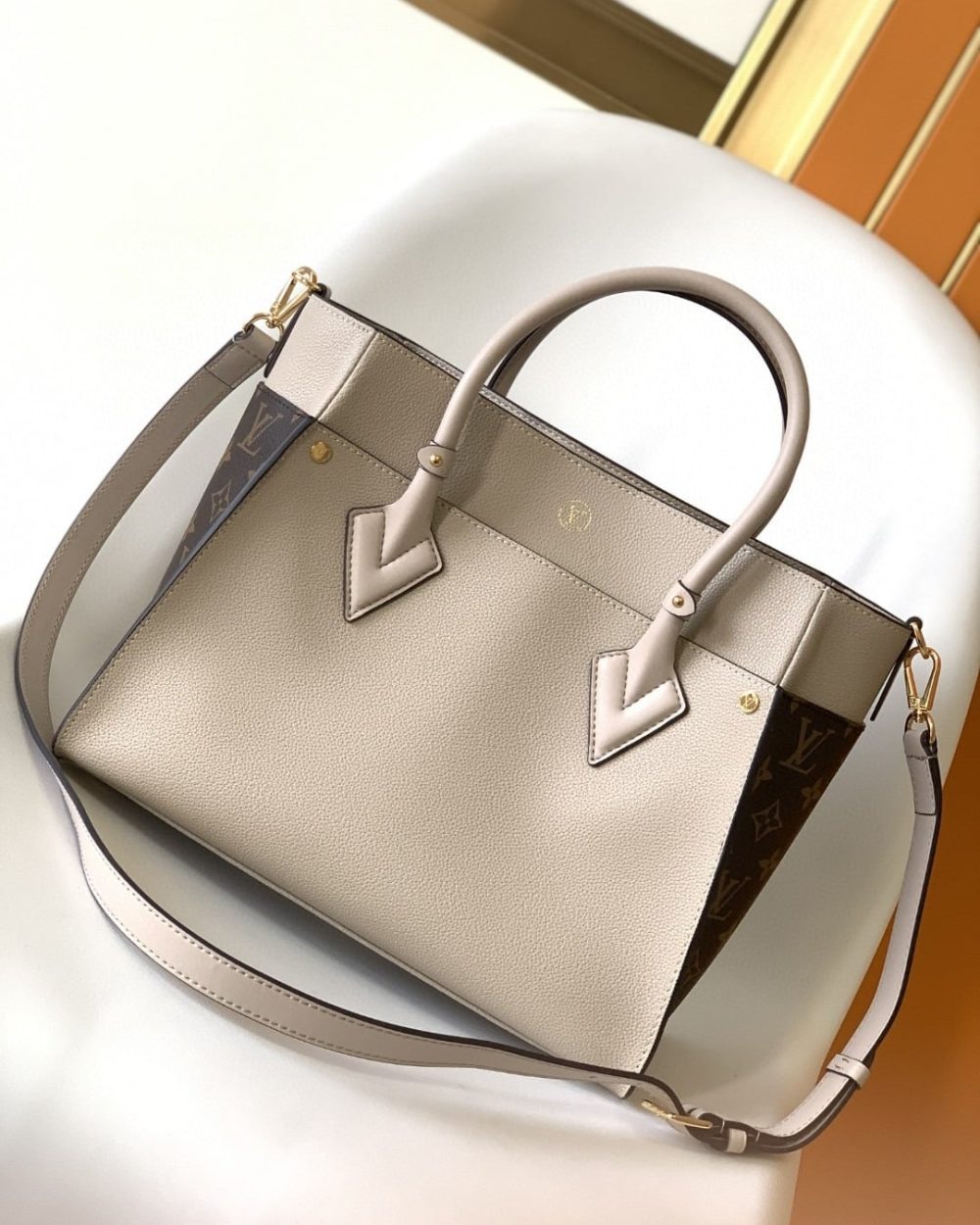 1:1 Replica Louis Vuitton LV On My Side MM High End Leather Luxury Bag For Women M58485 - 12in/31cm