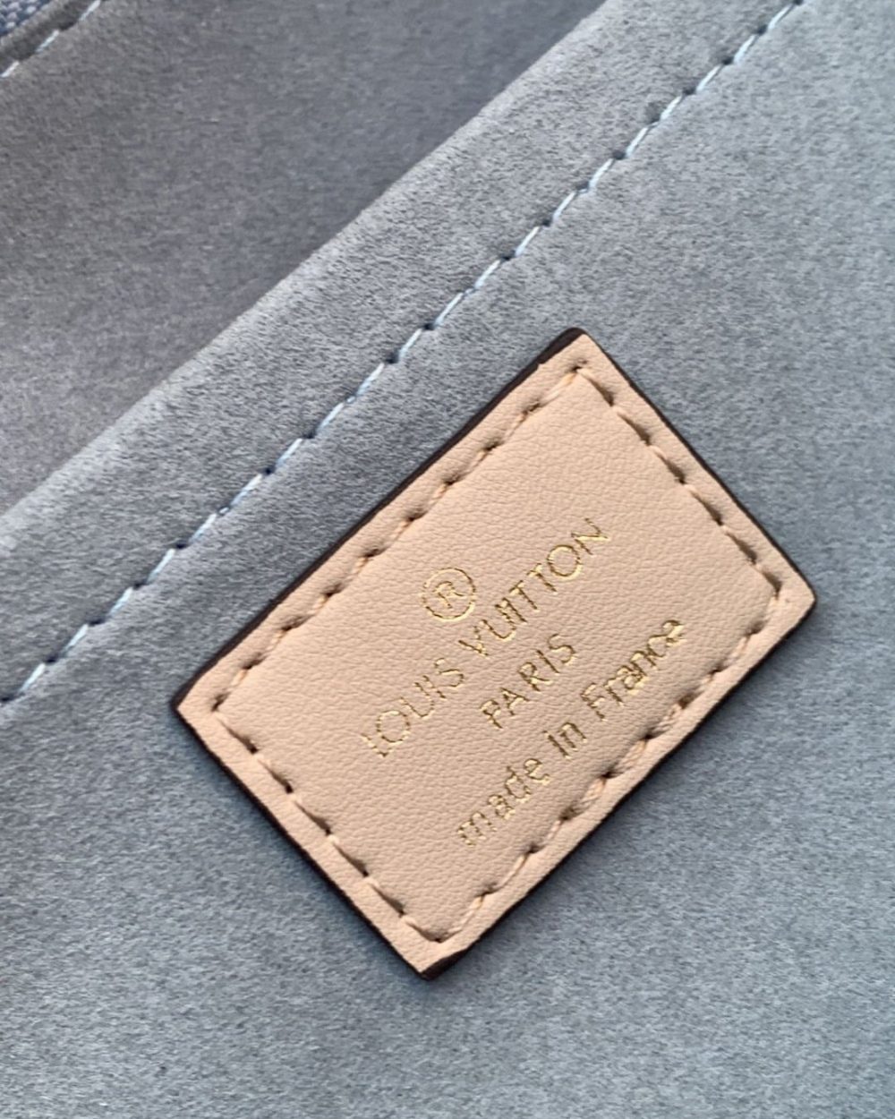 1:1 Replica Louis Vuitton LV On My Side MM High End Leather Luxury Bag For Women M58485 - 12in/31cm