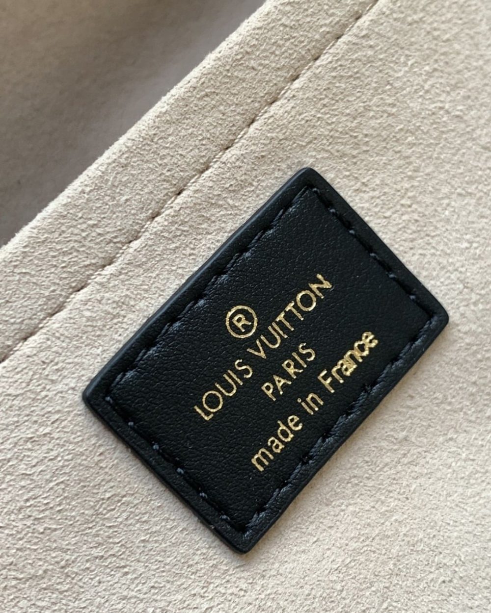 1:1 Replica Louis Vuitton LV On My Side MM High End Leather Luxury Bag For Women M55302 - 12in/31cm