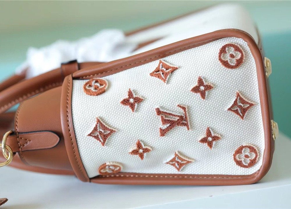 1:1 Replica Louis Vuitton LV On My Side PM High End Leather Luxury Bag For Women Caramel Brown  M59905 - 25cm/9.8 Inches