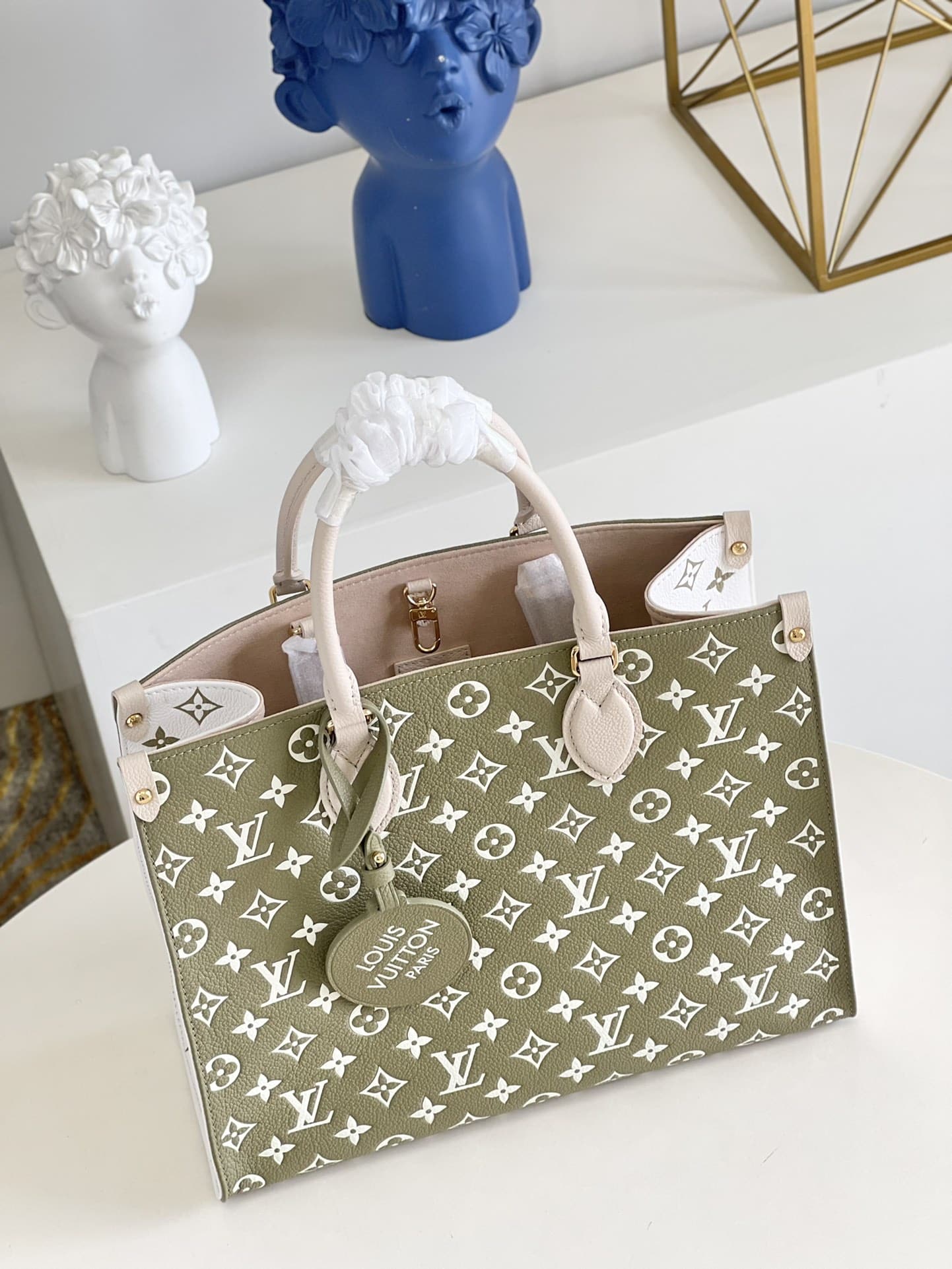 1:1 Replica Louis Vuitton LV Onthego MM Monogram Empreinte Khaki Green Luxury Bag For Women M46060 - 35cm - Image 5
