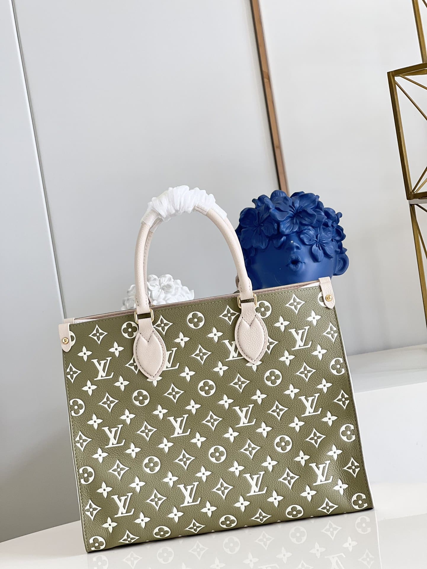 1:1 Replica Louis Vuitton LV Onthego MM Monogram Empreinte Khaki Green Luxury Bag For Women M46060 - 35cm - Image 3