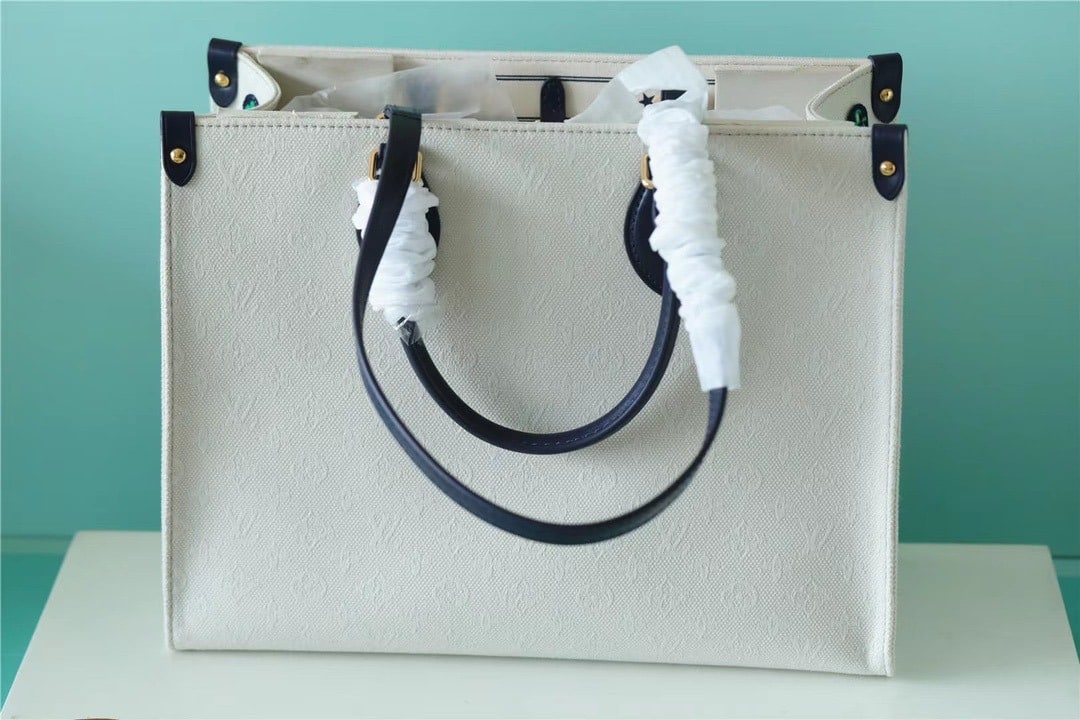 1:1 Replica Louis Vuitton LV Onthego MM Monogram Giant And Raffia White/ Black Luxury Bag For Women - 35cm/13.8in - Image 2