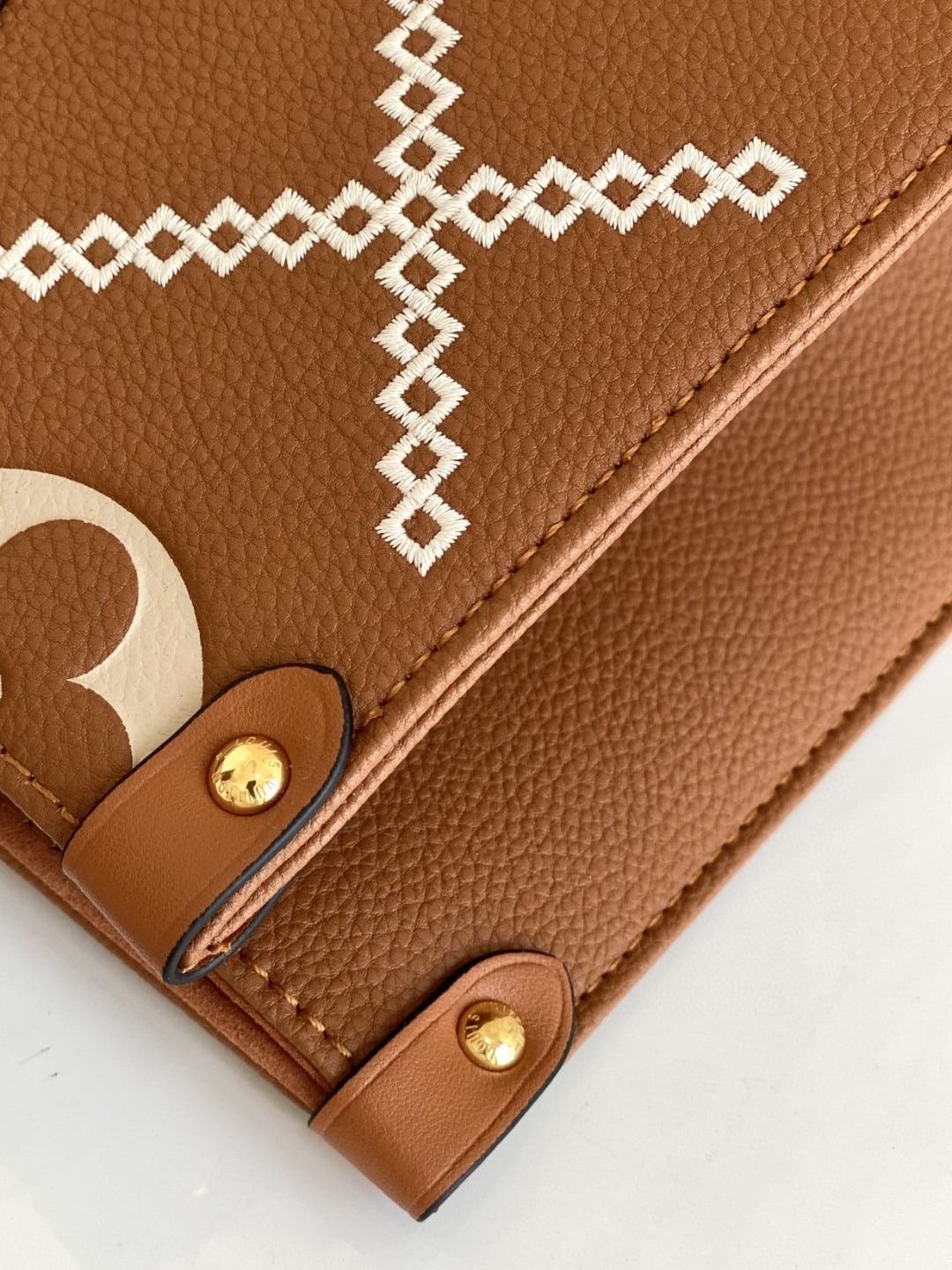 1:1 Replica Louis Vuitton LV Onthego MM Monogram Empreinte Arizona Brown Luxury Bag For Women M46015 - 13.8in/35cm - Image 6