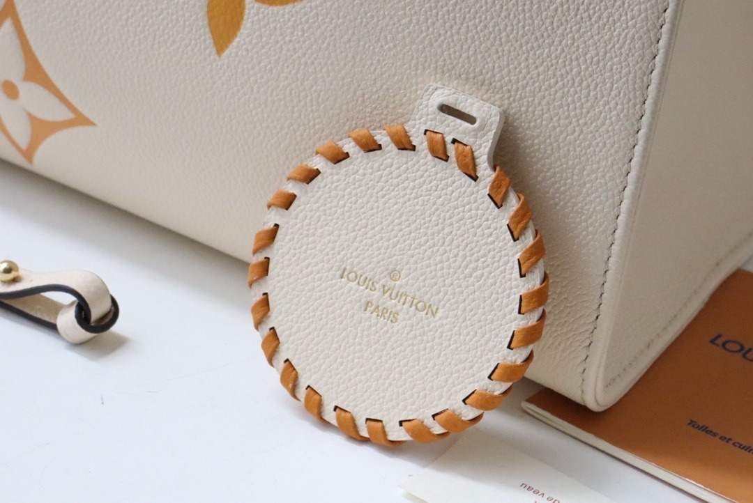1:1 Replica Louis Vuitton LV OnTheGo MM Monogram Empreinte Cream Luxury Bag For Women M45717 - 13.8in/35cm - Image 8