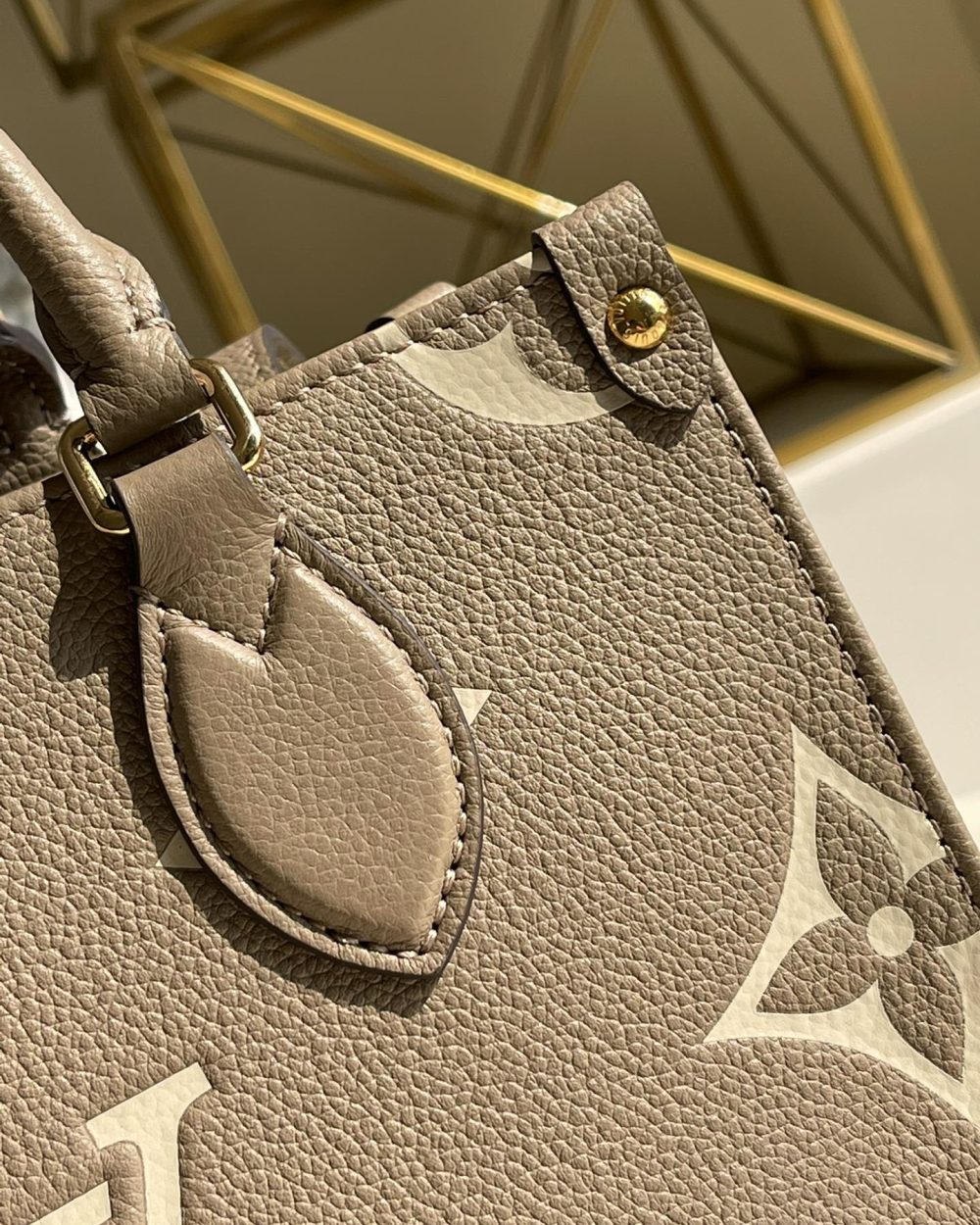 1:1 Replica Louis Vuitton LV OnTheGo PM Bicolor Monogram Empreinte Leather Luxury Bag For Women M45779 -  9.8in/25cm