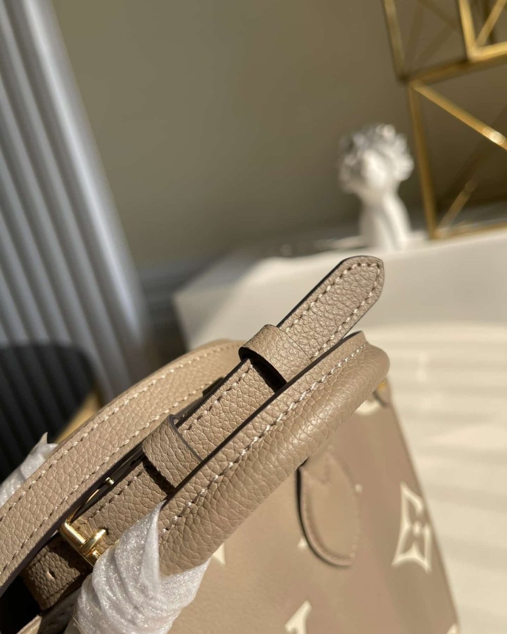 1:1 Replica Louis Vuitton LV OnTheGo PM Bicolor Monogram Empreinte Leather Luxury Bag For Women M45779 -  9.8in/25cm