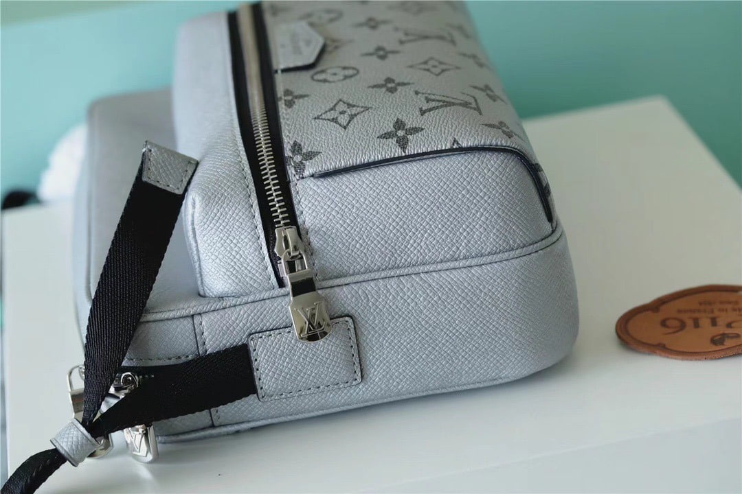 1:1 Replica Louis Vuitton LV Outdoor Messenger Taigarama Unique Bag For Men M30830 - 10.2in/26cm - Image 4
