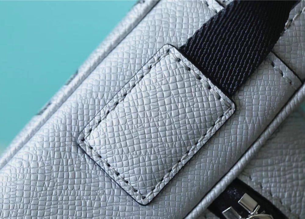 1:1 Replica Louis Vuitton LV Outdoor Messenger Taigarama Unique Bag For Men M30830 - 10.2in/26cm