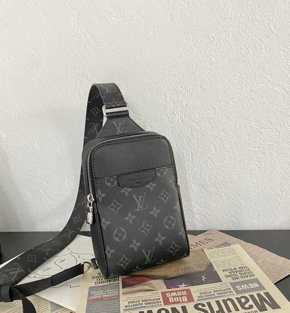 1:1 Replica Louis Vuitton LV Outdoor Slingbag Taigarama Noir Black Unique Bag For Men M30741 - 8.3in/21cm