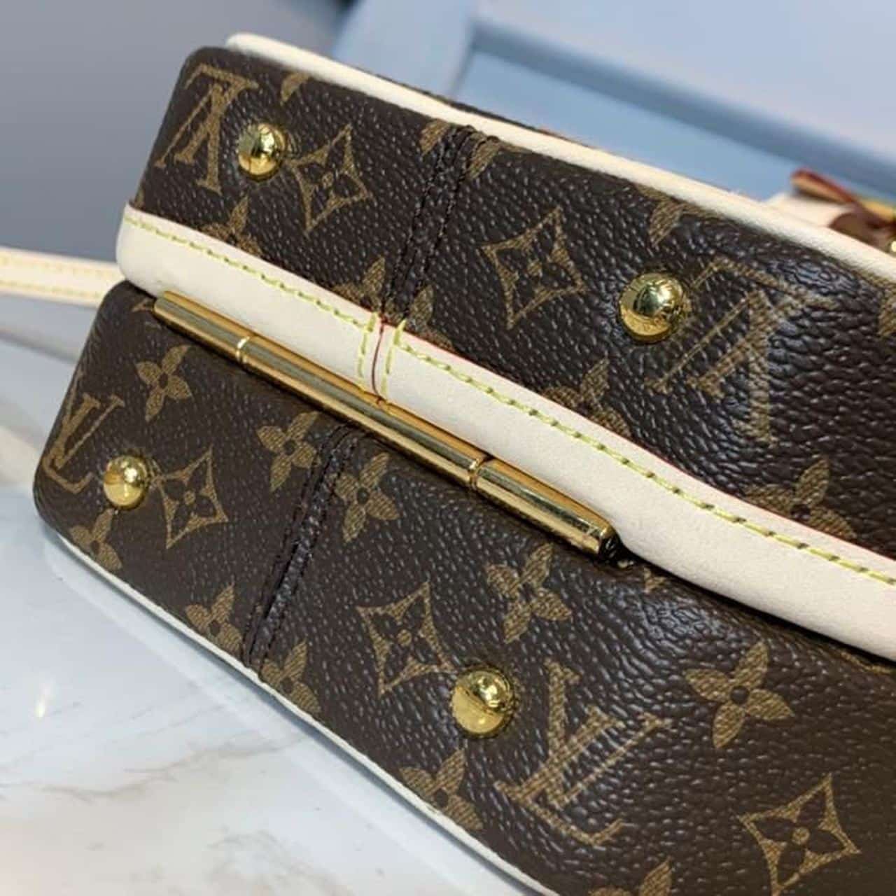 1:1 Replica Louis Vuitton LV Petite Boite Chapeau Monogram Canvas Luxury Bag For Women M43514 - 6.9in/17.5cm - Image 10