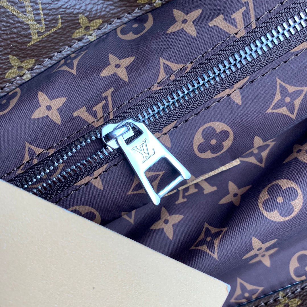 1:1 Replica Louis Vuitton LV Pillow Onthego GM Sier Luxury Bag For Women M21053 - 16.1in/41cm - Image 3
