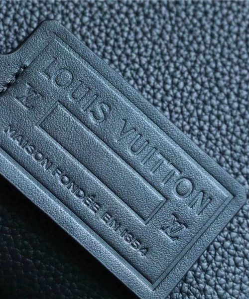 1:1 Replica Louis Vuitton LV Pochette Ipad Black Aerogram Unique Bag For Men M81029 - 30cm