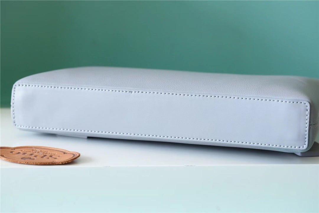 1:1 Replica Louis Vuitton LV Pochette Ipad Grey Aerogram Unique Bag For Men M81029 - 30cm - Image 3