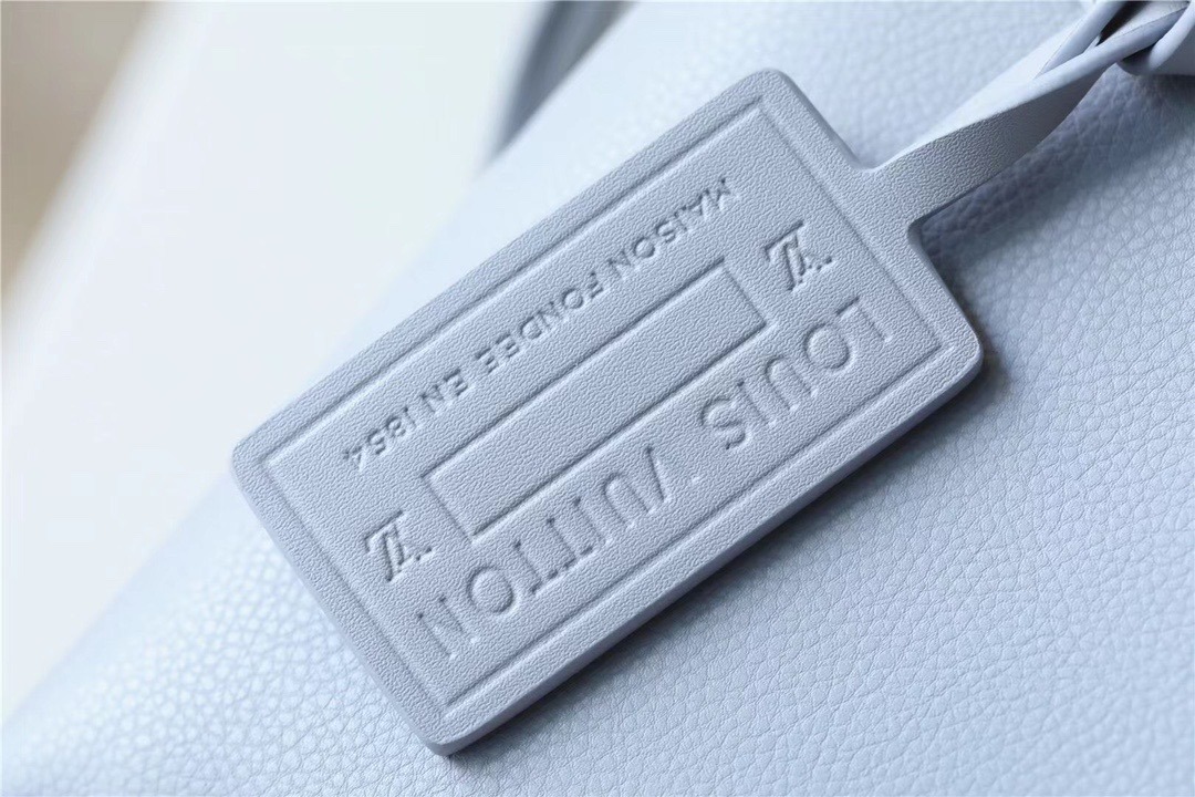 1:1 Replica Louis Vuitton LV Pochette Ipad Grey Aerogram Unique Bag For Men M81029 - 30cm - Image 2