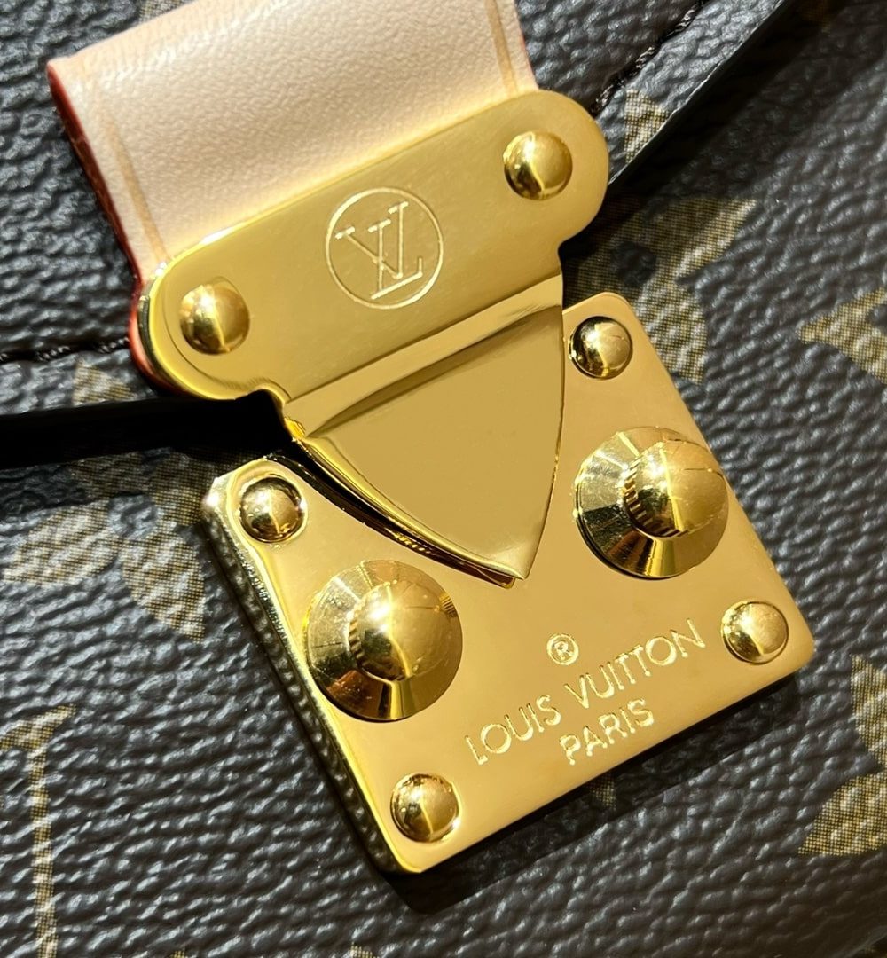 1:1 Replica Louis Vuitton LV Pochette Métis East West Brown Essential Bag For Women M46279‎ 8.5in/21.5cm