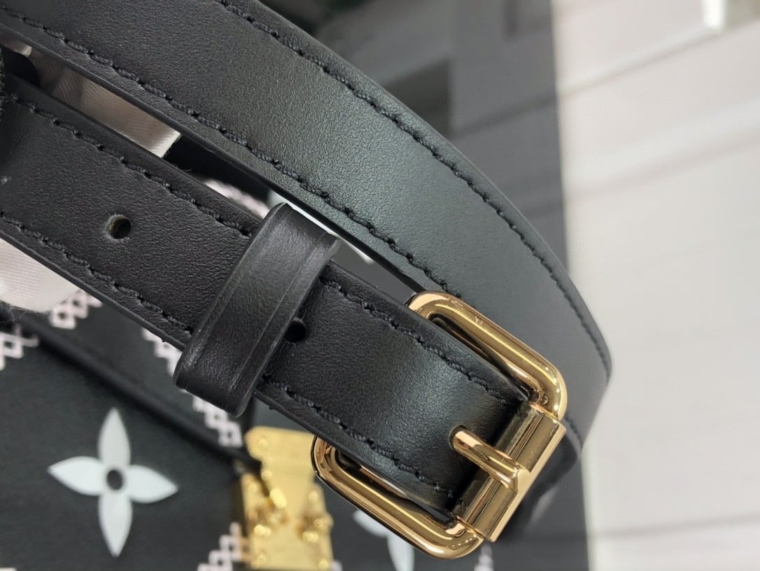 1:1 Replica Louis Vuitton LV Pochette Metis Monogram Empreinte Black Luxury Bag For Women M46028 - 9.8in/25cm - Image 4