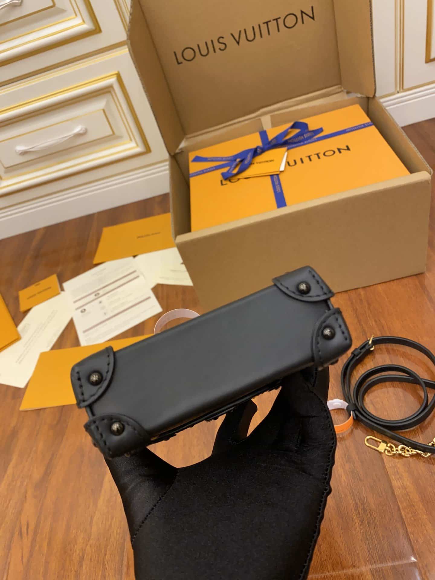 1:1 Replica Louis Vuitton LV Pochette Trunk Verticale Monogram Canvas Black Luxury Bag For Women M63913 - 6.9in/18cm - Image 7