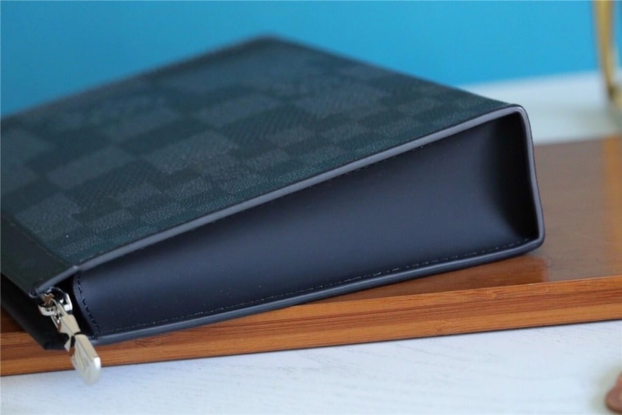 1:1 Replica Louis Vuitton LV Pochette Voyage MM Damier Graphite 3D Canvas Grey Unique Bag For Men N60444 - 27cm - Image 2