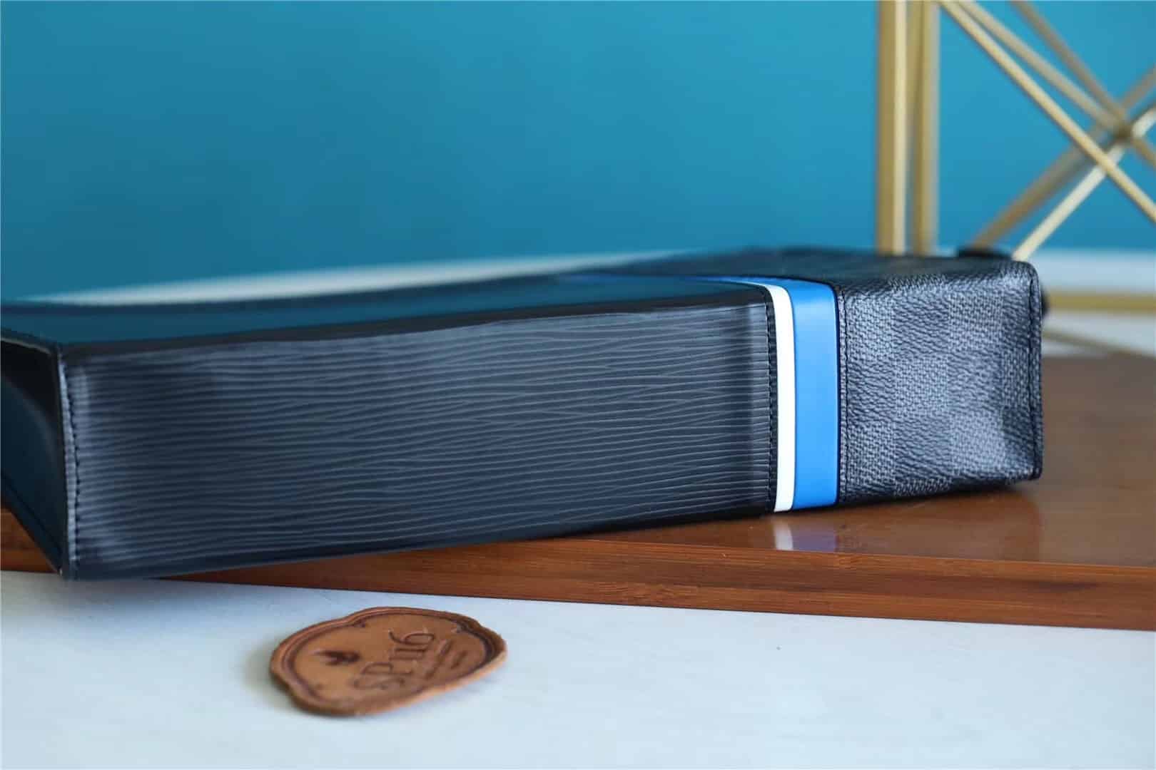 1:1 Replica Louis Vuitton LV Pochette Voyage MM Epi Damier Graphite Canvas Black Unique Bag For Men M56827 - 27cm - Image 5