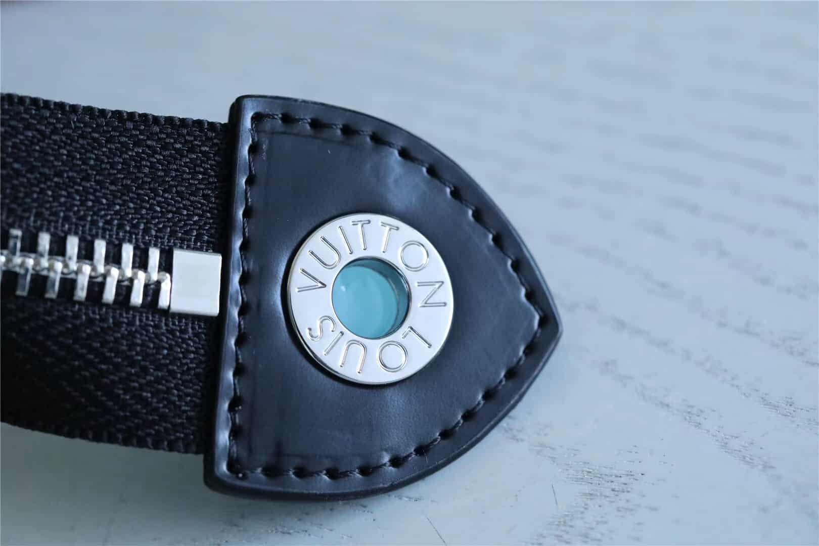 1:1 Replica Louis Vuitton LV Pochette Voyage MM Epi Damier Graphite Canvas Black Unique Bag For Men M56827 - 27cm - Image 3