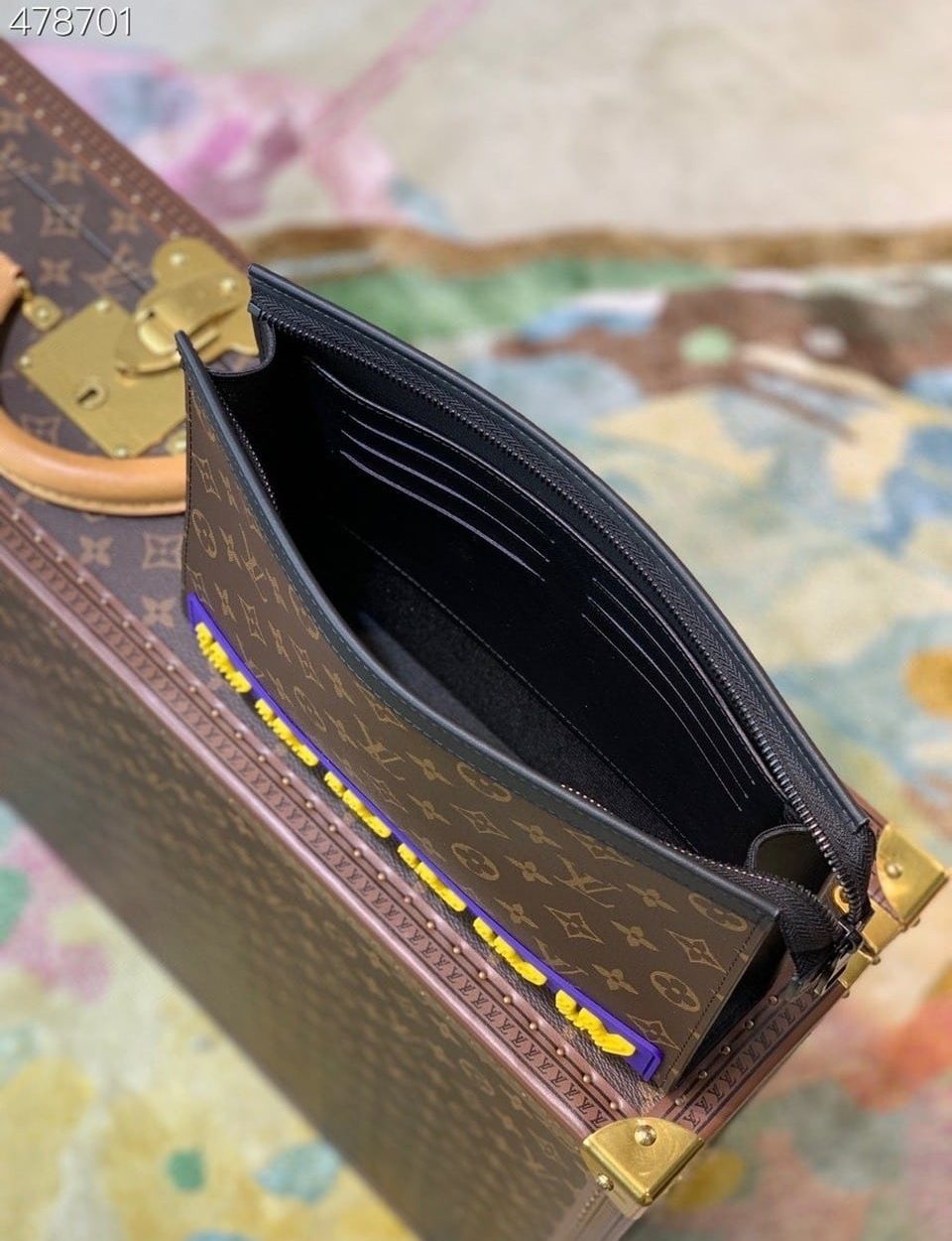 1:1 Replica Louis Vuitton LV Pochette Voyage MM Monogram Canvas Unique Bag For Men M80792 - 10.2in/26cm