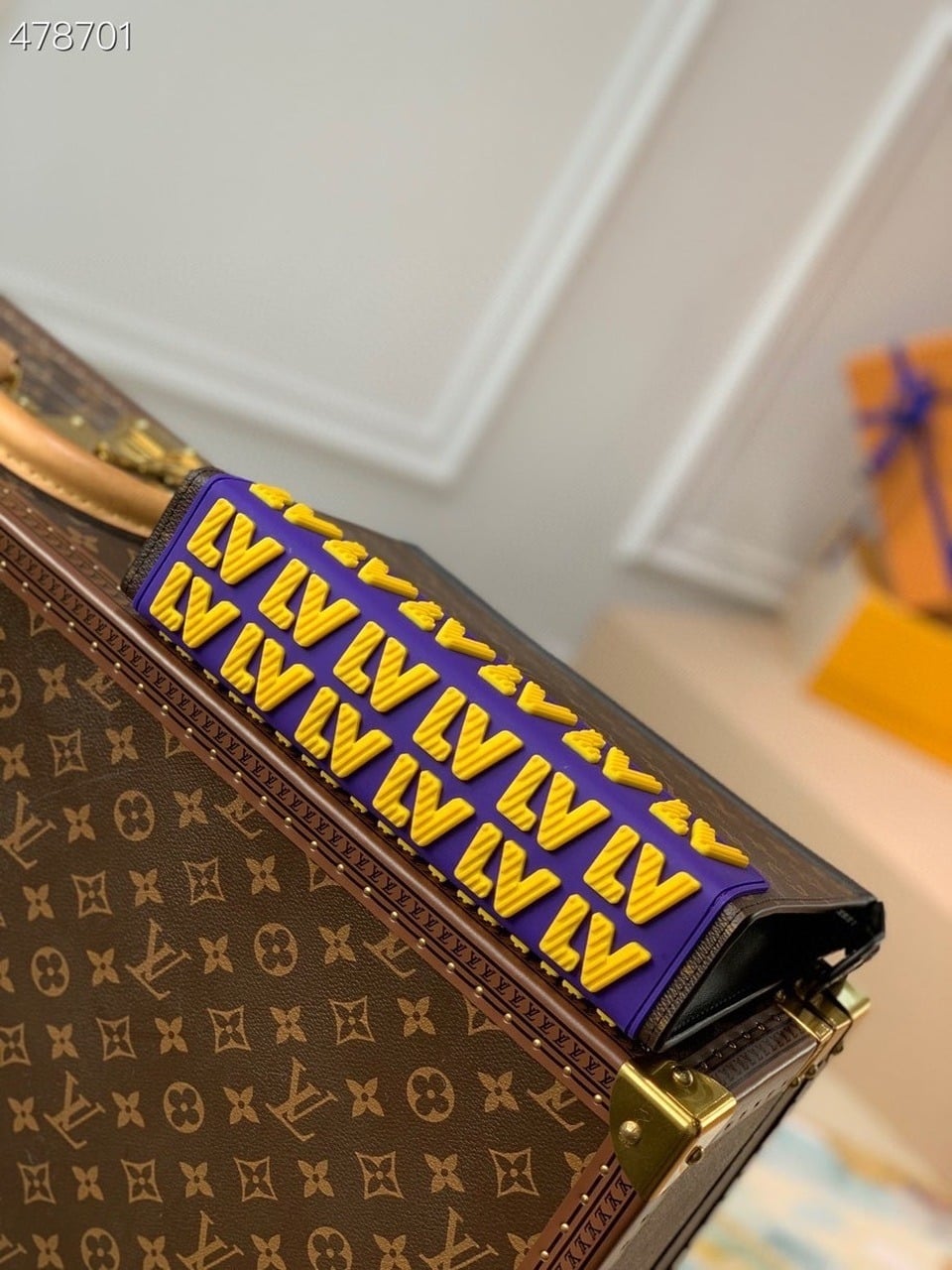 1:1 Replica Louis Vuitton LV Pochette Voyage MM Monogram Canvas Unique Bag For Men M80792 - 10.2in/26cm - Image 5