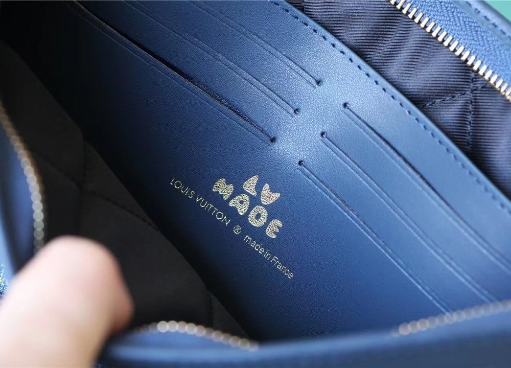 1:1 Replica Louis Vuitton LV Pochette Voyage MM Monogram Drip Blue By Nigo Unique Bag For Men M45961 - 27cm