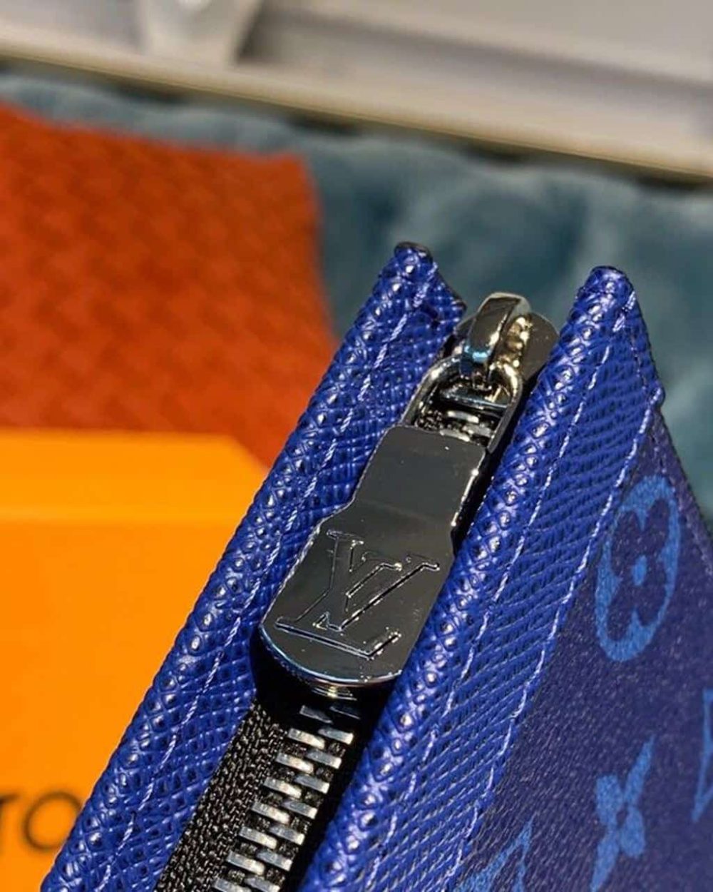 1:1 Replica Louis Vuitton LV Pochette Voyage MM Monogram Eclipse Canvas Pacific Blue Unique Bag For Men M30423 - 10.6in/27cm