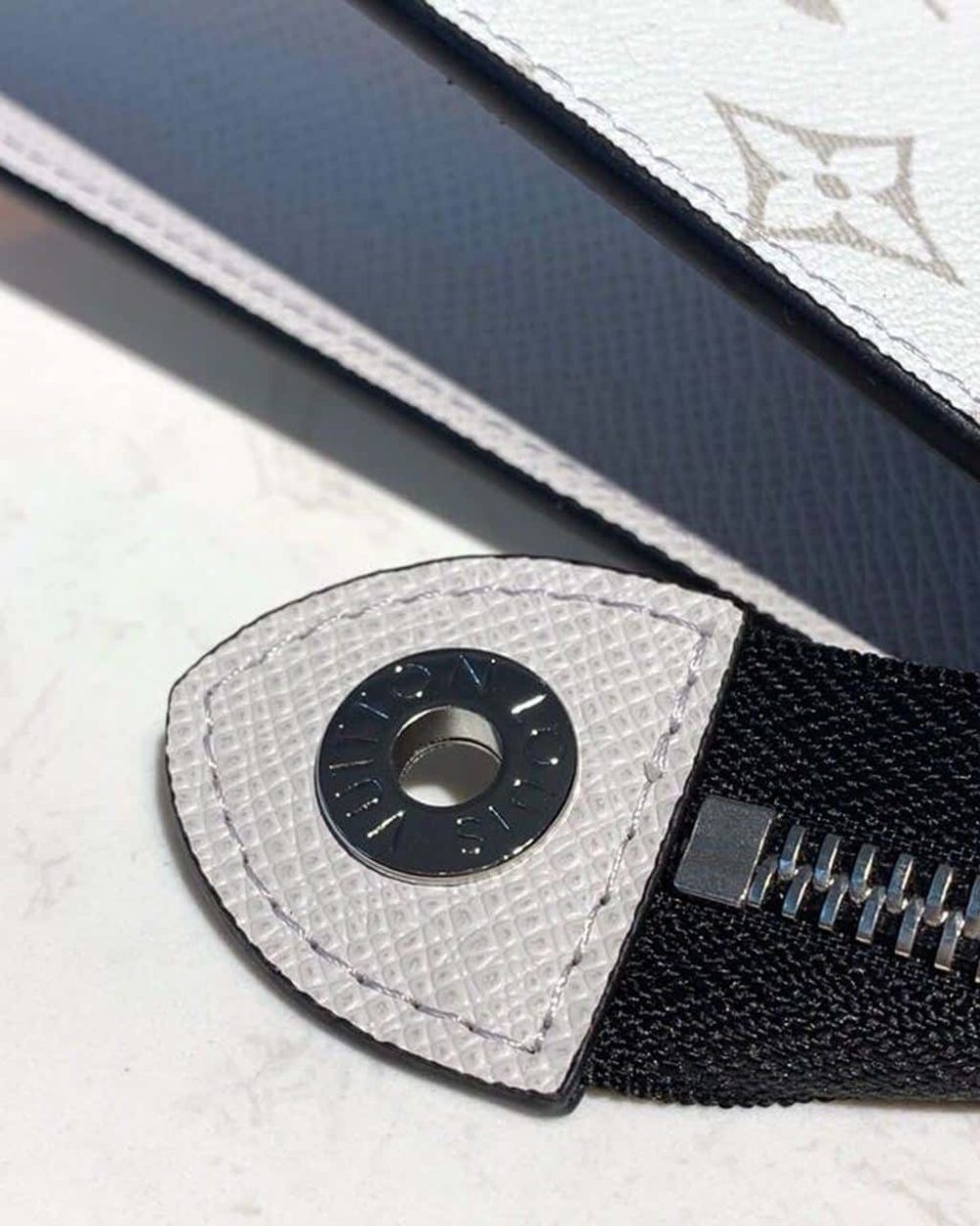 1:1 Replica Louis Vuitton LV Pochette Voyage MM Monogram Eclipse Canvas Sier Unique bag For Men - 10.6in/27cm