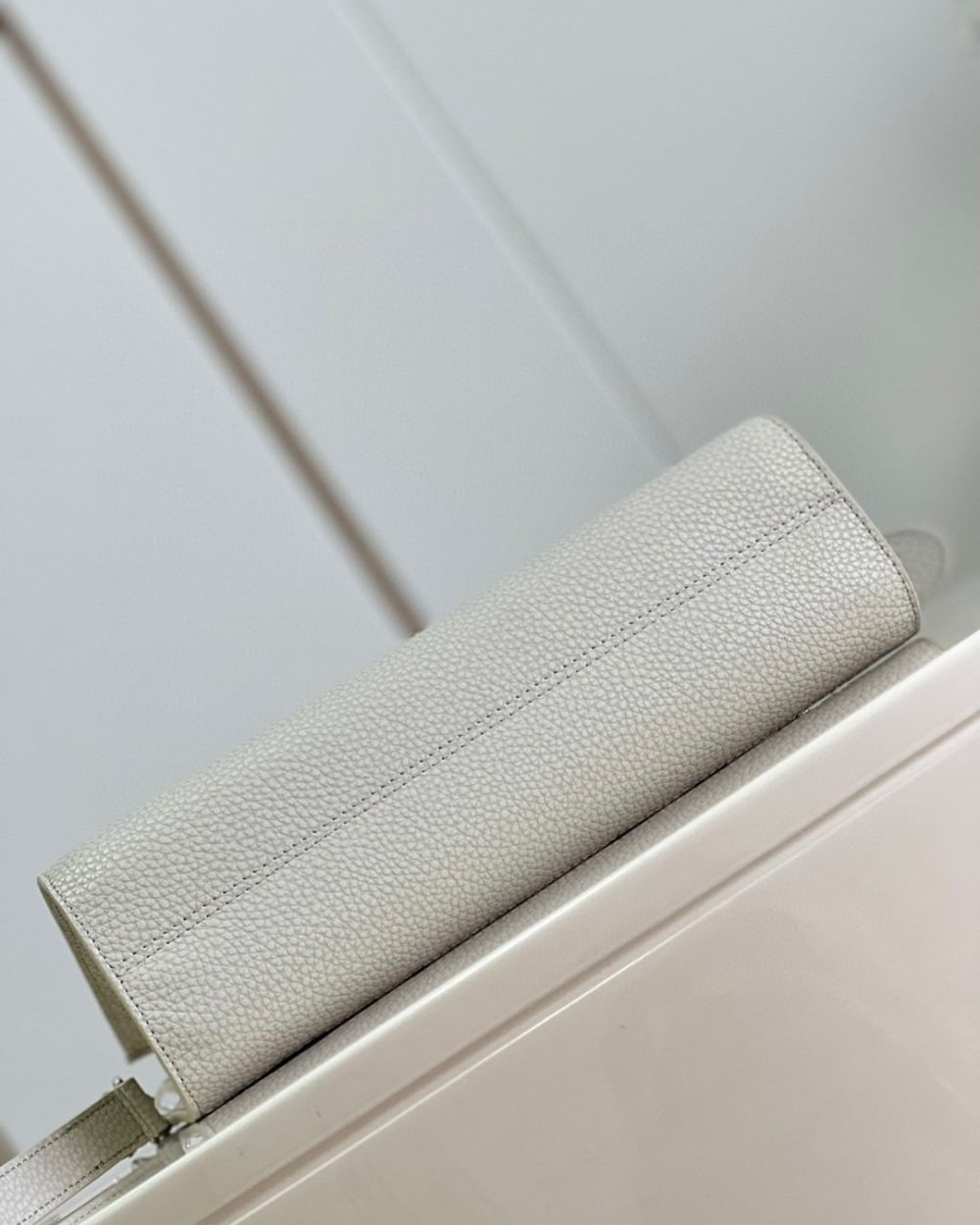 1:1 Replica Louis Vuitton LV Pochette Voyage White Luxury Bag For Women - 11.4in/29cm