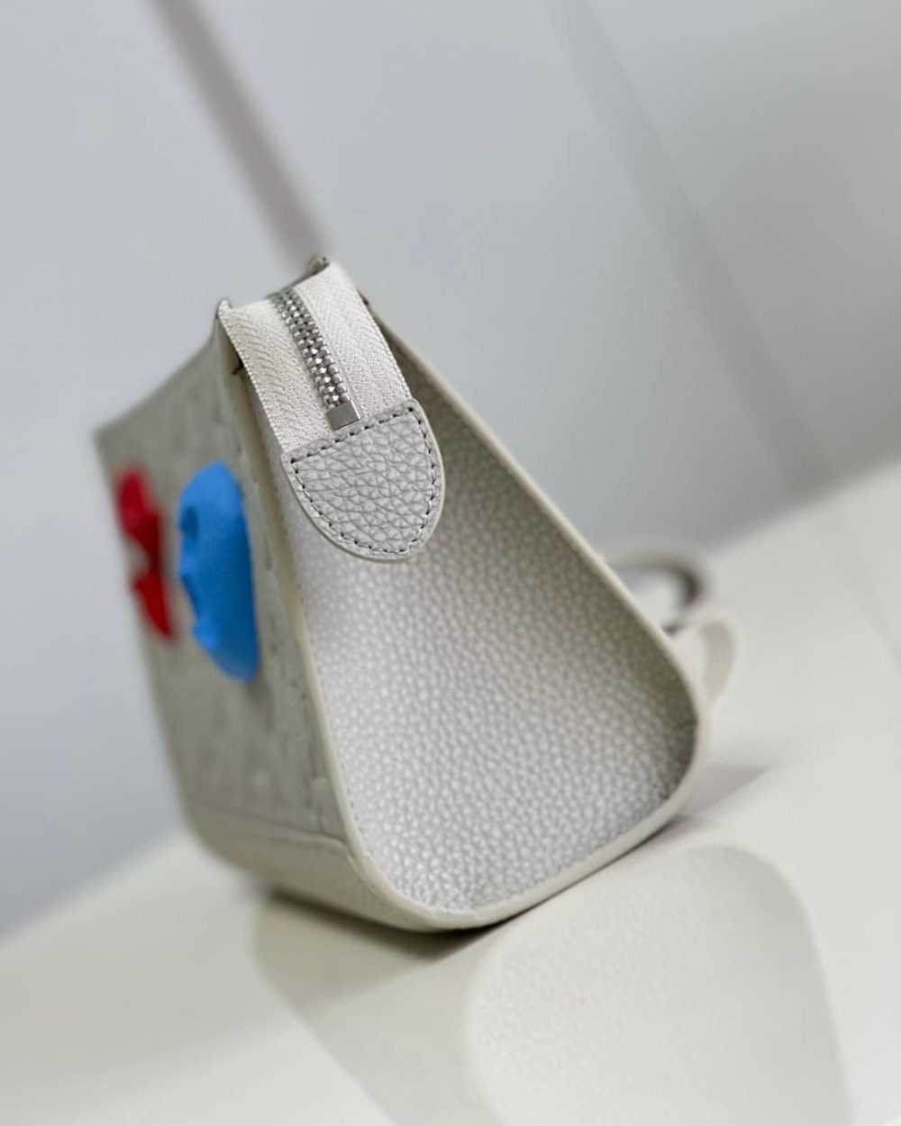 1:1 Replica Louis Vuitton LV Pochette Voyage White Luxury Bag For Women - 11.4in/29cm