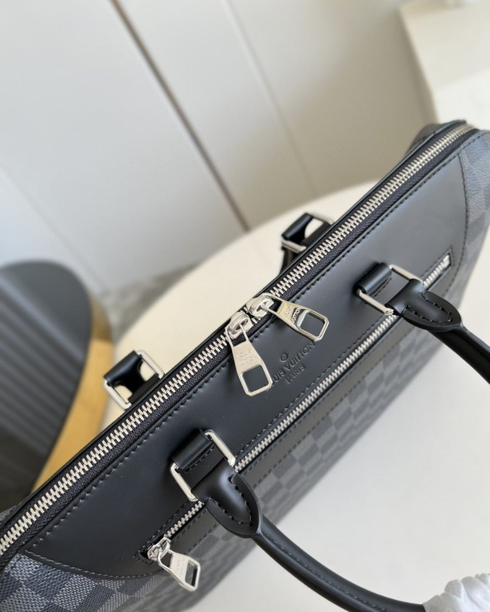 1:1 Replica Louis Vuitton LV Porte-Documents Jour Damier Graphite Canvas Unique Bag For Men N48260 - 14.6in/37cm