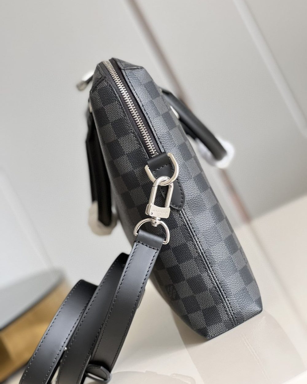 1:1 Replica Louis Vuitton LV Porte-Documents Jour Damier Graphite Canvas Unique Bag For Men N48260 - 14.6in/37cm