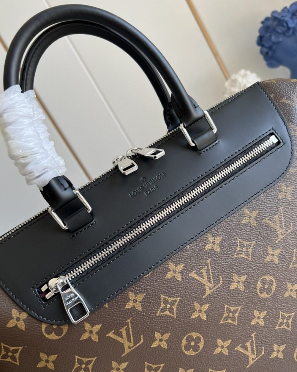 1:1 Replica Louis Vuitton LV Porte-Documents Jour Monogram Canvas Unique Bag For Men - 14.6in/37cm