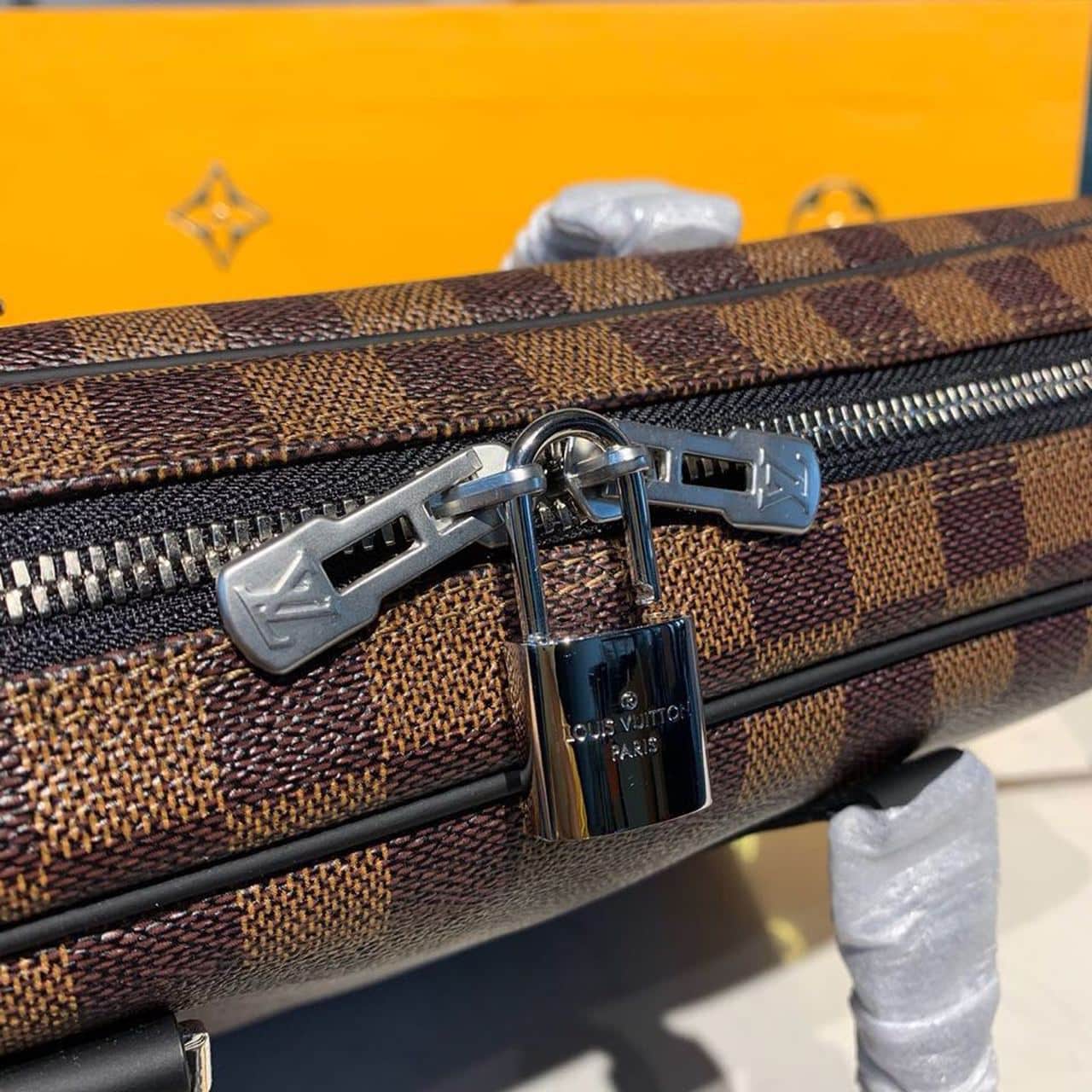 1:1 Replica Louis Vuitton LV Porte-Documents Voyage PM Damier Ebene Canvas Luxury Bag For Women N41466 - 14.6in/37cm - Image 10