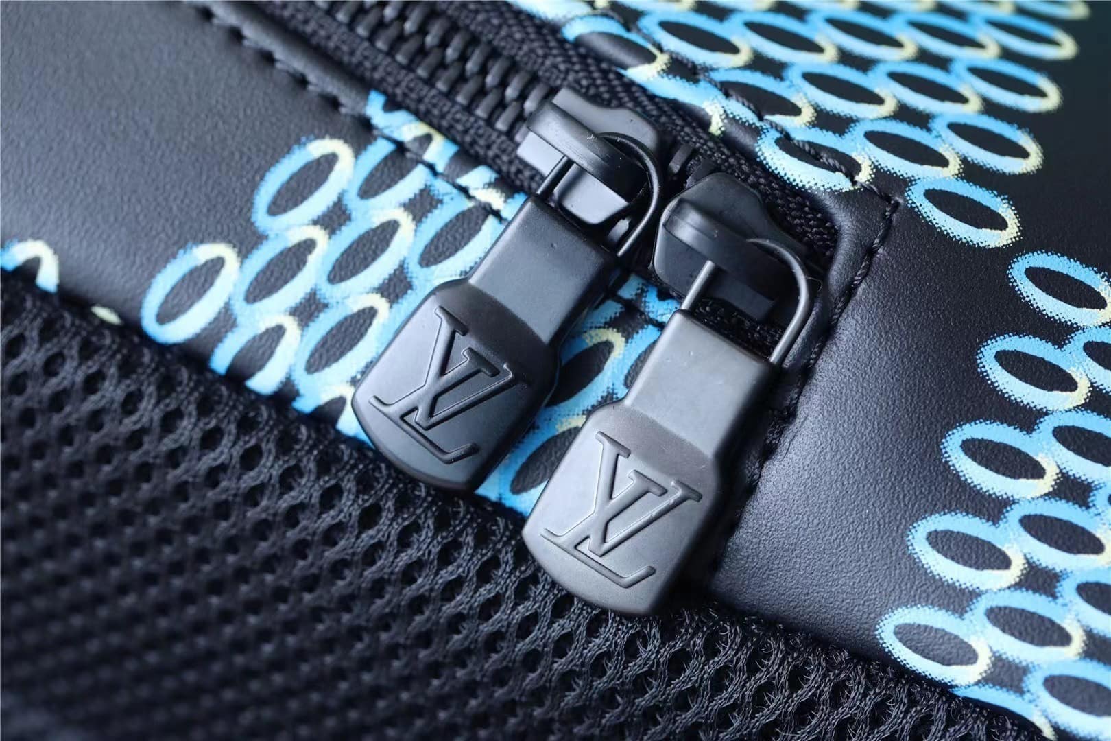 1:1 Replica Louis Vuitton LV Racer Damier Spray Blue Unique Bag For Men - 16in/41cm - Image 3