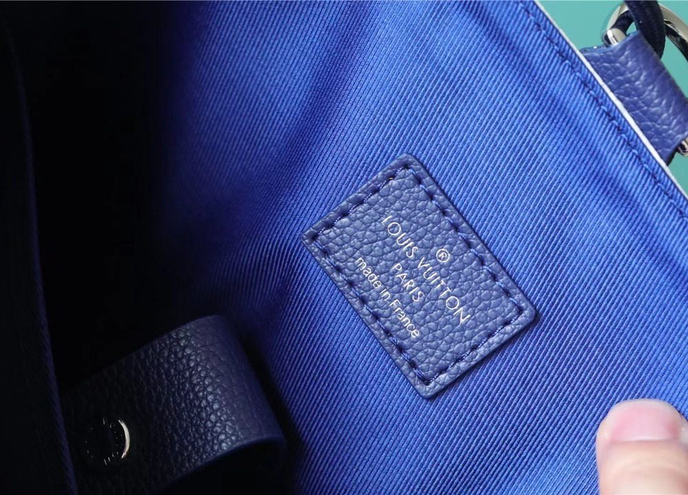 1:1 Replica Louis Vuitton LV Randonee Messenger Monogram Stripes Blue Unique Bag For Men - 10.4in/26cm