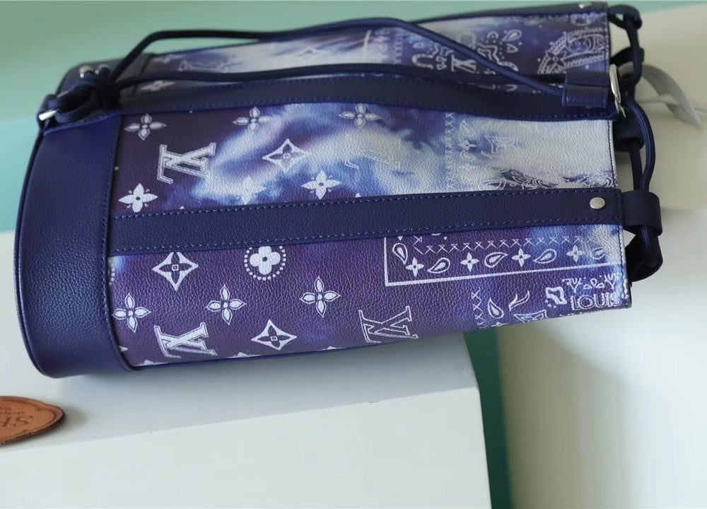 1:1 Replica Louis Vuitton LV Randonee Messenger Monogram Stripes Blue Unique Bag For Men - 10.4in/26cm