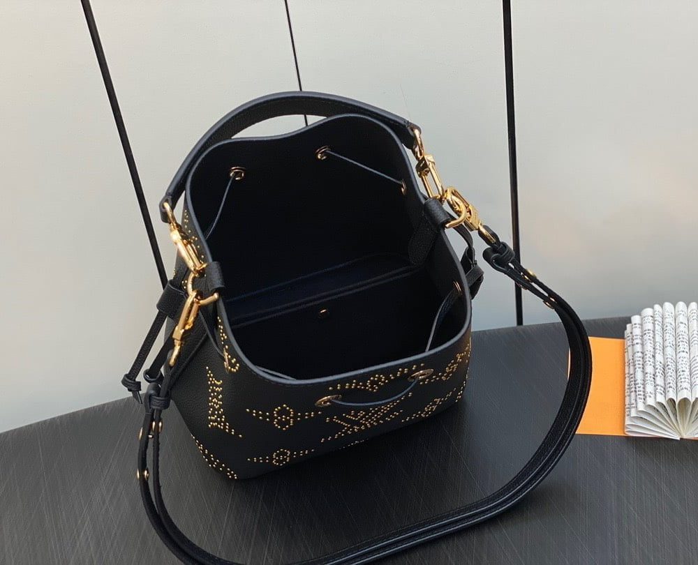 1:1 Replica Louis Vuitton LV Néonoé BB Monogram Empreinte Leather Luxury Bag For Women M46734- 7.9 Inches/ 20 Cm