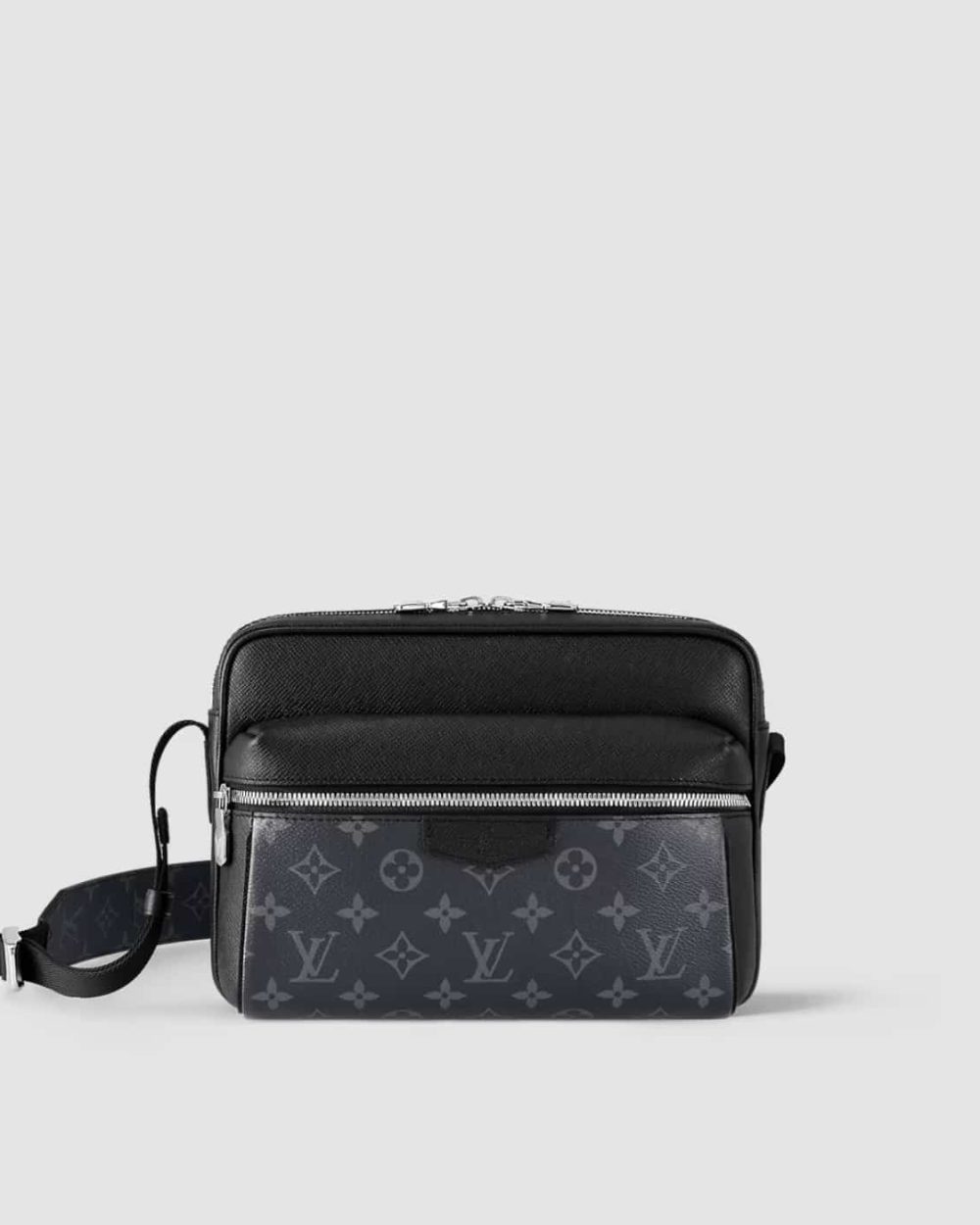 louis-vuitton-replica-outdoor-messenger-taigarama-m30233