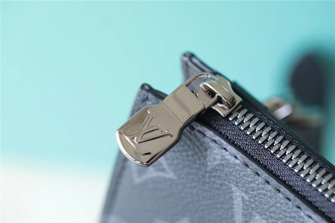 1:1 Replica Louis Vuitton LV Sac Plat Cross Monogram Eclipse Reverse Canvas Unique Bag For Men M59664 - 11.2in/28.5cm - Image 5