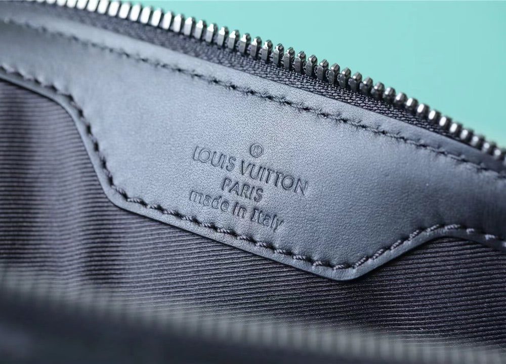 1:1 Replica Louis Vuitton LV Sac Plat Cross Monogram Eclipse Reverse Canvas Unique Bag For Men M59664 - 11.2in/28.5cm