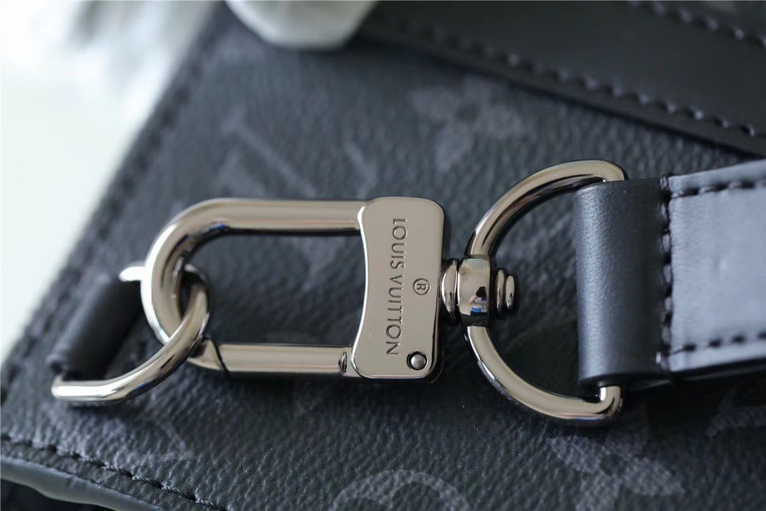 1:1 Replica Louis Vuitton LV Sac Plat Cross Monogram Eclipse Reverse Canvas Unique Bag For Men M59664 - 11.2in/28.5cm - Image 3