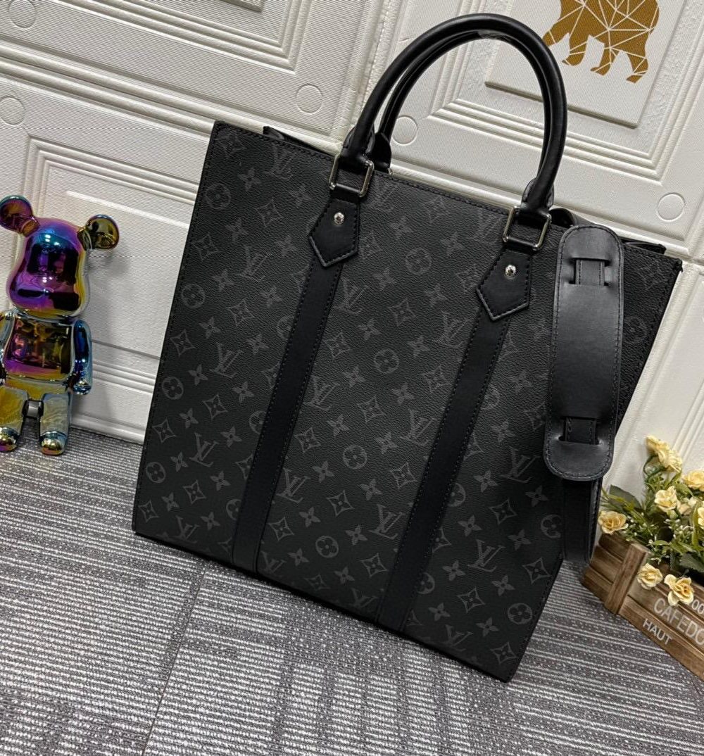 1:1 Replica Louis Vuitton LV Sac Plat Cross Taurillon Black Unique Bag For Men M59960 - 28.5in/11.2cm