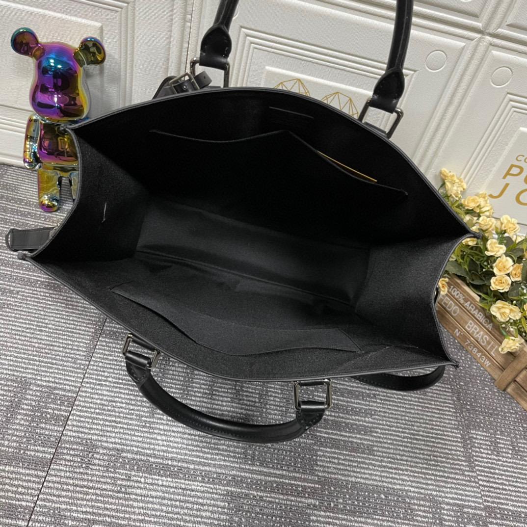 1:1 Replica Louis Vuitton LV Sac Plat Cross Taurillon Black Unique Bag For Men M59960 - 28.5in/11.2cm - Image 2