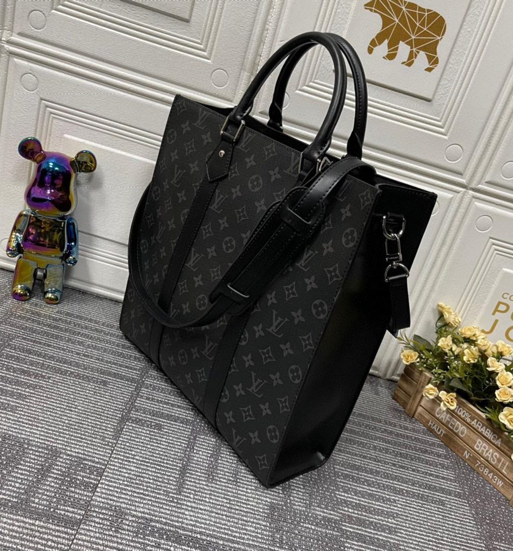 1:1 Replica Louis Vuitton LV Sac Plat Cross Taurillon Black Unique Bag For Men M59960 - 28.5in/11.2cm