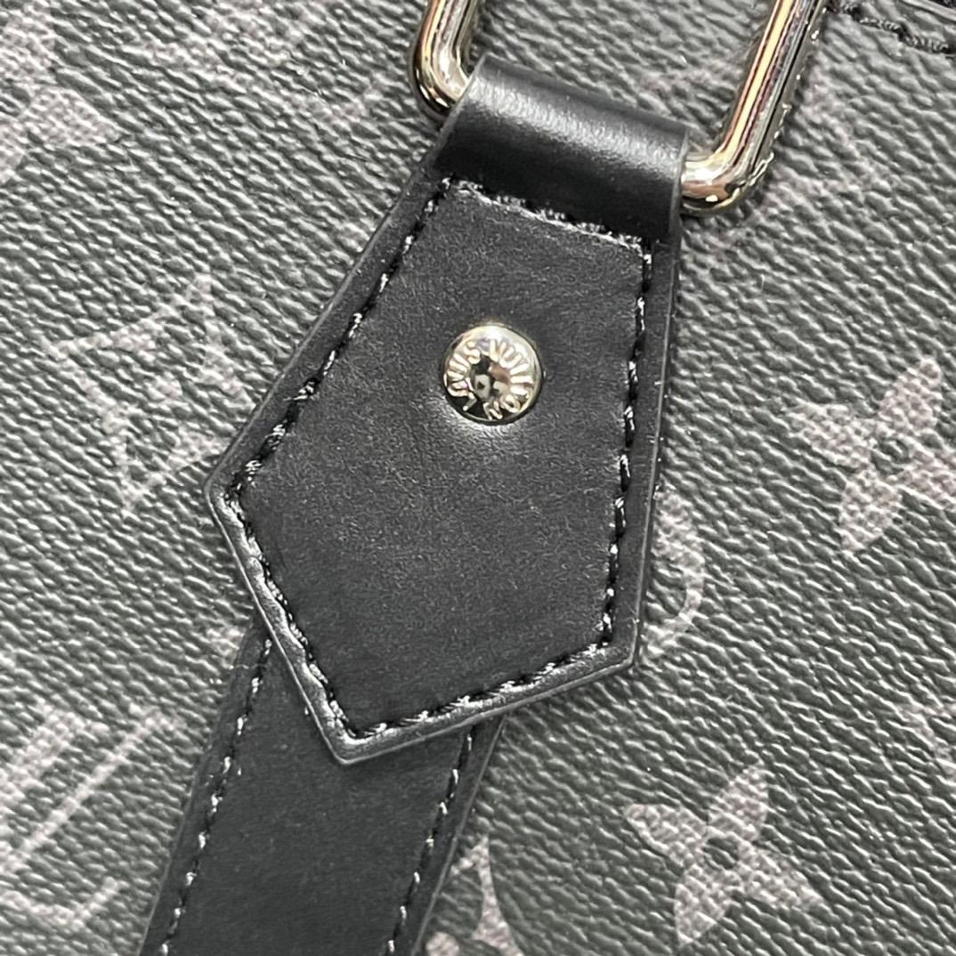 1:1 Replica Louis Vuitton LV Sac Plat Cross Taurillon Black Unique Bag For Men M59960 - 28.5in/11.2cm - Image 5