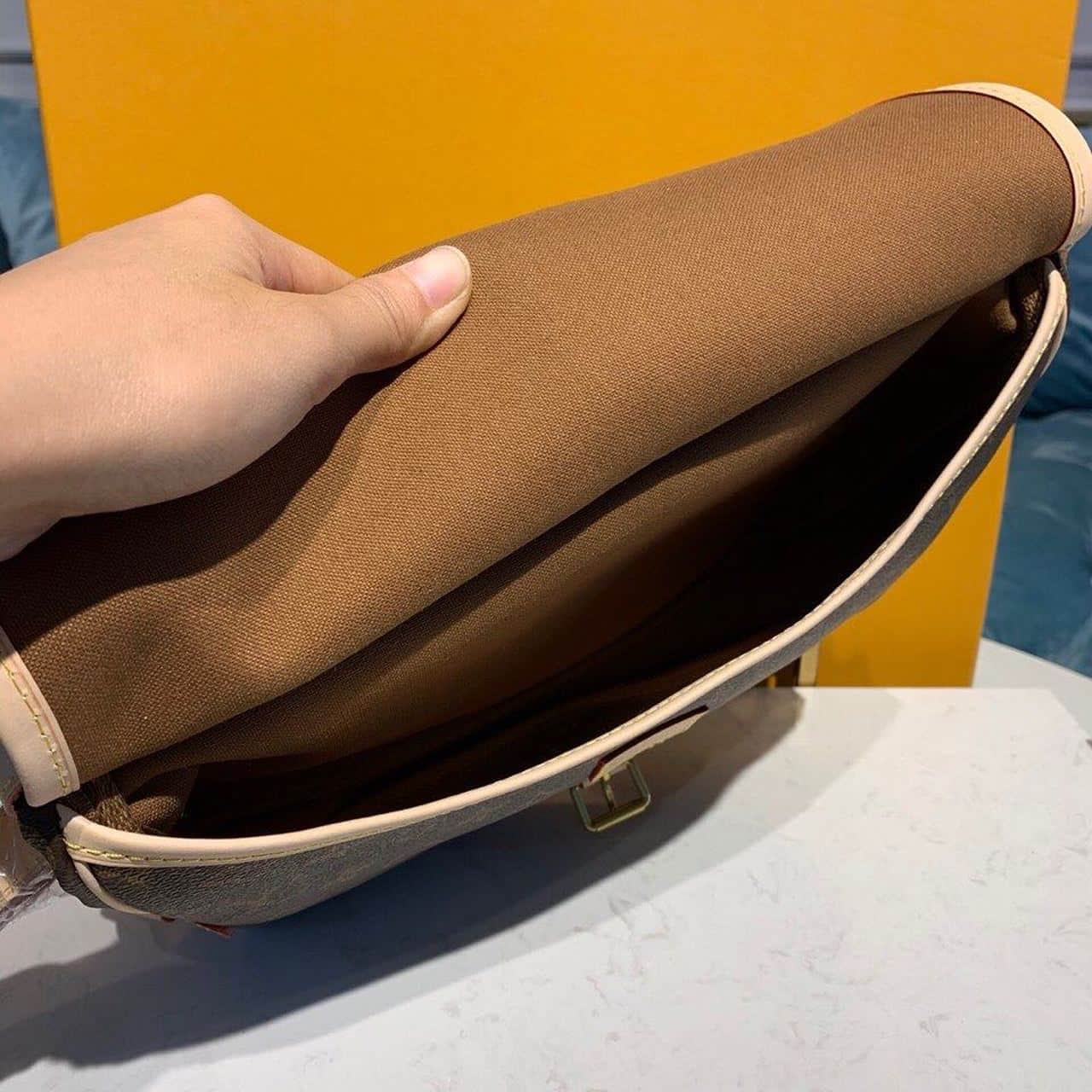 1:1 Replica Louis Vuitton LV Saumur MM Monogram Canvas Luxury Bag For Women M40710 - 11.8in/30cm - Image 9