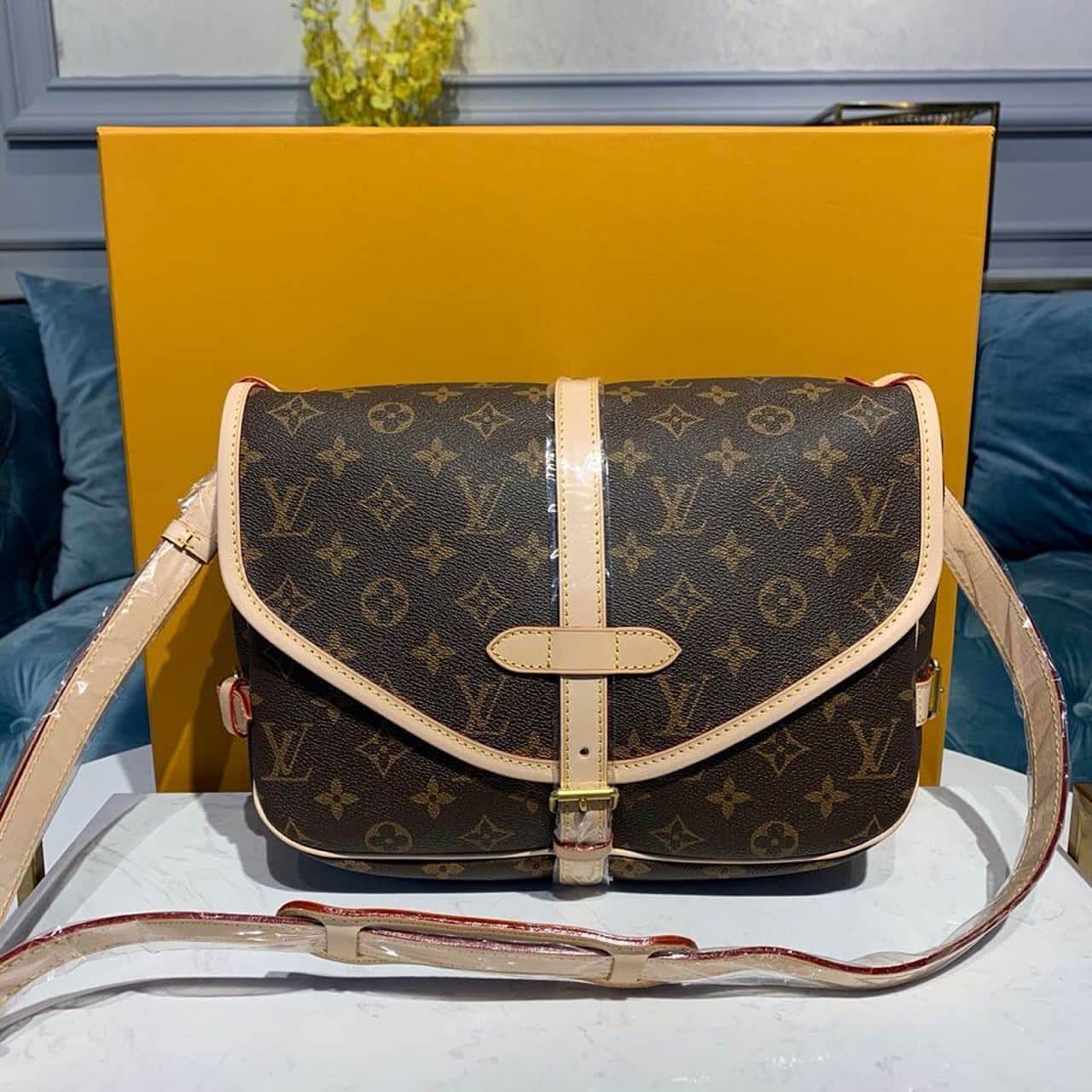 1:1 Replica Louis Vuitton LV Saumur MM Monogram Canvas Luxury Bag For Women M40710 - 11.8in/30cm - Image 4
